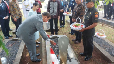 Perdana Menteri (PM) Jepang Shigeru Ishiba didampingi Ibu Negara Yoshiko Ishiba.