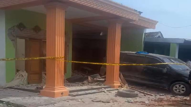 Ledakan di rumah polisi di Mojokerto Jawa Timur