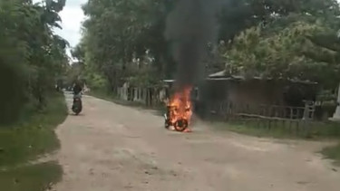 Pemuda Sumenep Nekat Bakar Motor Seorang Guru