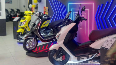 Diler motor listrik United 