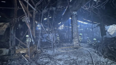Kerusakan bagian dalam imbas kebakaran Glodok Plaza