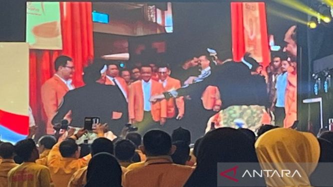 Ketua Umum Partai Golkar Bahlil Lahadalia menghadiri HUT ke-65 Ormas MKGR