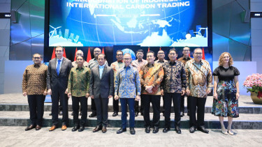 Peresmian Perdagangan Internasional Perdana Unit Karbon Indonesia melalui Bursa Karbon Indonesia (IDXCarbon).