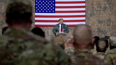 VIVA Militer: Donald Trump di depan prajurit Amerika Serikat
