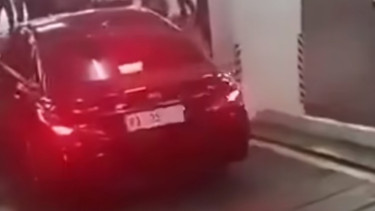 Toyota Crown RI 25 Menteri Dikti Satryo