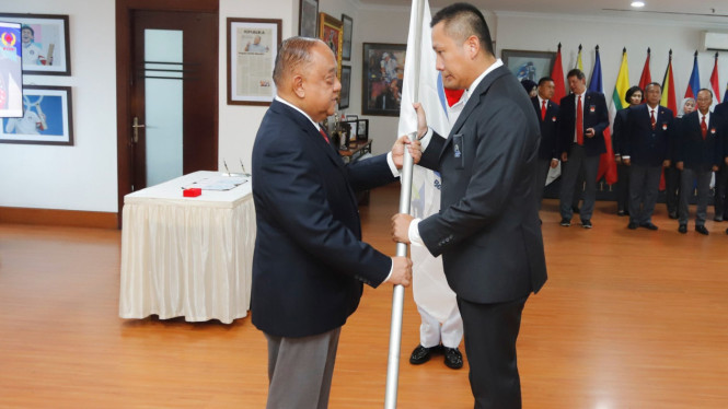 Ketum Koni Pusat, Marciano Norman melantik Kepengurusan PBPI