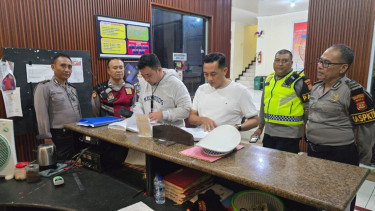 Propam Polda Bali melakukan pemeriksaan terhadap kedua personil SPKT Polsek Kuta 