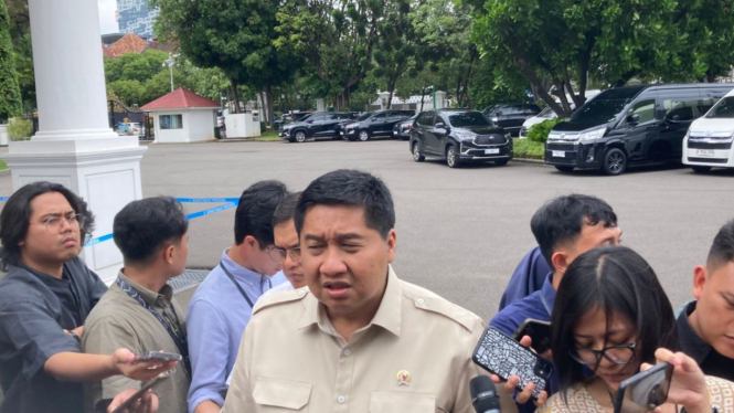 Menteri Perumahan dan Kawasan Permukiman Maruarar Sirait alias Ara Hadiri Ratas di Istana Negara