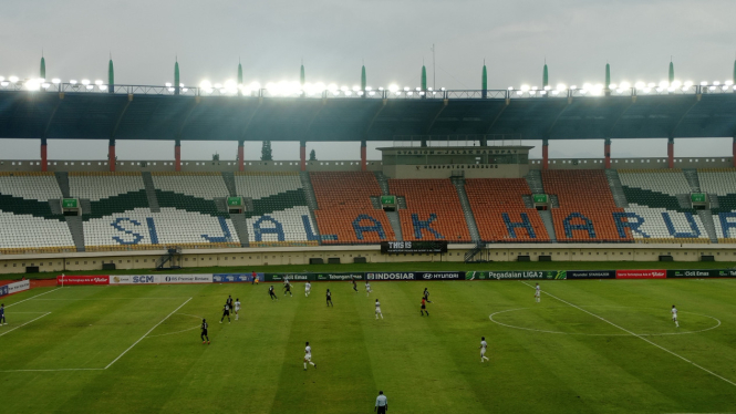 Duel PSKC Cimahi vs Bhayangkara FC di Stadion Si Jalak Harupat (foto: Dede Idrus) 