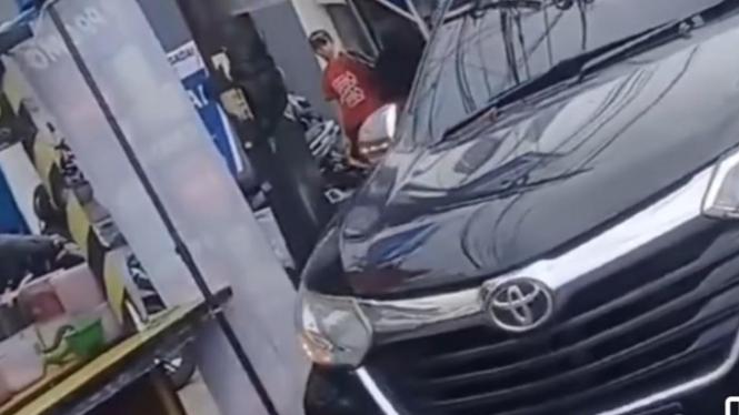 Pengemudi Avanza lawan arah