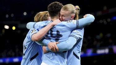 Pemain Manchester City rayakan gol