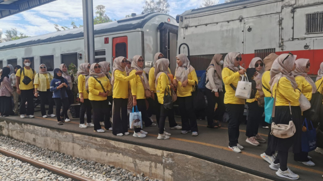 Penumpang Kereta Api di Sumatera Barat
