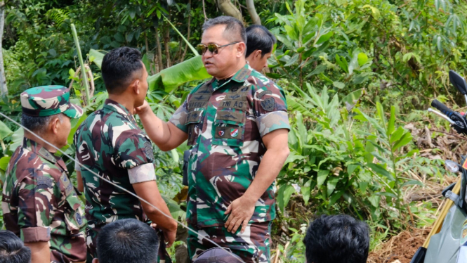 VIVA Militer: Letkol Inf Ardiansyah dan Jenderal TNI Maruli