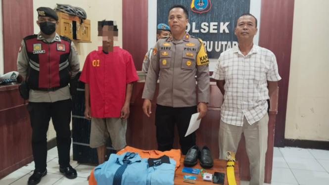 Tersangka kasus penyekapan dan sejumlah barang bukti - Foto Dok Faidur