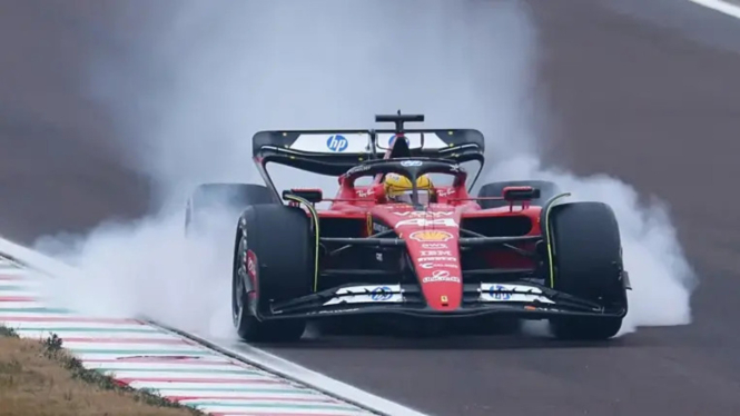 Lewis Hamilton saat uji coba Ferrari F1