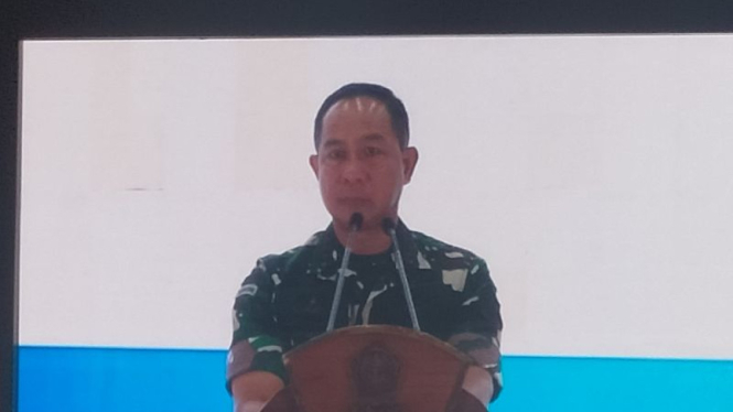 Panglima TNI Jenderal TNI Agus Subiyanto saat memberi pengarahan dalam rapim TNI di Mabes TNI, Cilangkap, Jakarta Timur, Jumat, 31 Januari 2025.