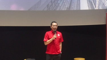 Direktur Komersial dan Logistik PT Cemindo Gemilang Tbk (CMNT), Surindro Kalbu Adi