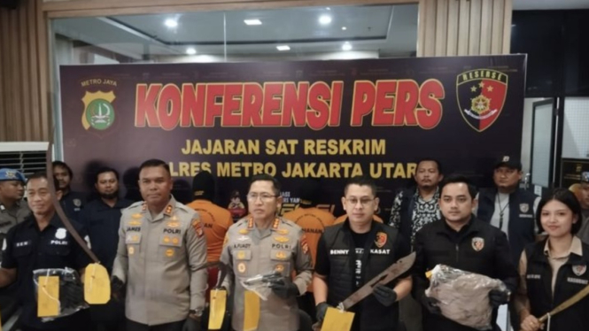 Kapolres Jakarta Utara, Kombes (Pol) Ahmad Fuady (tengah)
