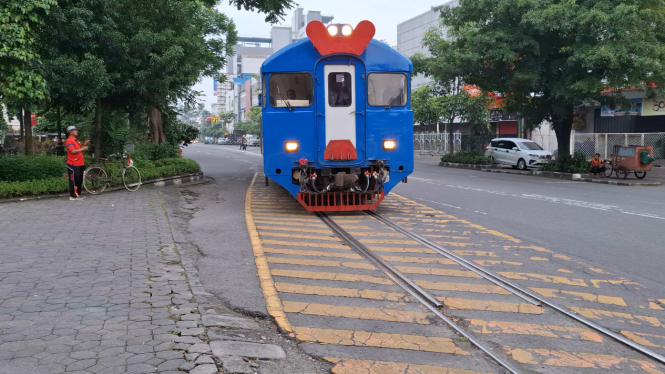 Penampilan rangkaian baru KA Batara Kresna relasi Stasiun Purwosari-Wonogiri