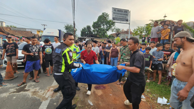 Evakuasi Korban Perburuan Bus Telolet di Serang, Banten. (Satlantas Polresta Serkot).