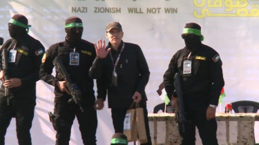 Hamas bebaskan sandera Israel, Keith Siegel, kepada Palang Merah