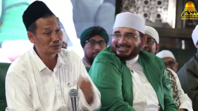 Momen Kocak! Gus Baha Roasting Nusron Wahid