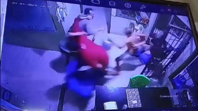 Tangkapan layar video viral tujuh tahanan Polres Parigi Moutong Kabur dari sel. (Tangkapan layar video).
