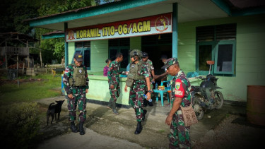 VIVA Militer Dandim Mimika, Letkol M Slamet Wijaya di Koramil Agimuga