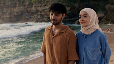 Film Cinta Tak Pernah Tepat Waktu