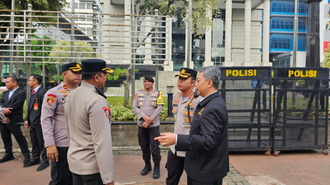 Pengamanan di depan MK jelang sidang PHPU Pilkada 2024. (Istimewa)