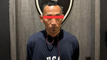 Pria berinisial EHS (37) yang menusuk pari pria berinisial RR (37), hingga tewas di sebuah bengkel di kawasan Jakarta Timur (istimewa)