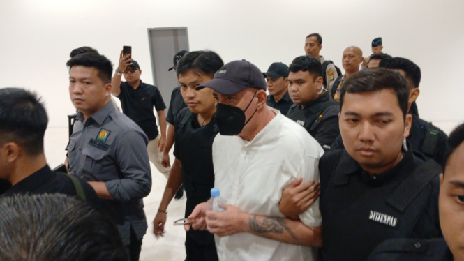 Serge Areski Atlaoui, terpidana mati asal Prancis tiba di Lounge Umroh Terminal 2F, Bandara Soekarno-Hatta, Tangerang, Selasa, 4 Februari 2025.