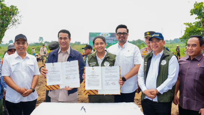 Menhut-Mentan Tanam Serempak Padi Gogo di Lahan Kering