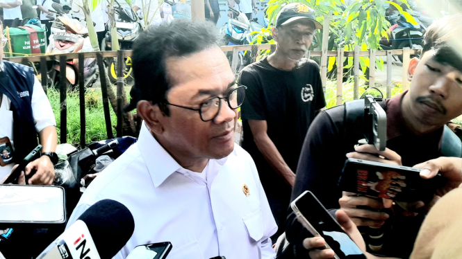 [dok. Menteri Perdagangan, Budi Santoso, saat ditemui usai melakukan pemantauan harga bahan pokok di Pasar Klender, Jakarta Timur, Rabu, 5 Februari 2025]