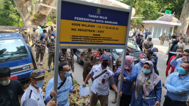 Kebun Binatang Bandung Disegel