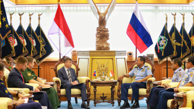 VIVA Militer: KSAU Marsekal TNI M. Tonny Harjono bertemu dengan Dubes Rusia