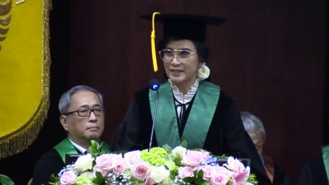 Prof. Dr. dr. Yunia Irawati, SpM(K)