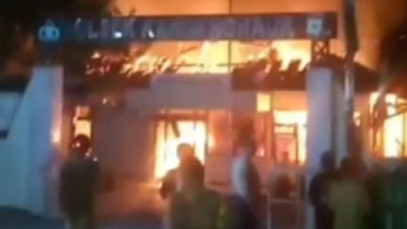 Polsek Kandanghaur Indramayu Terbakar