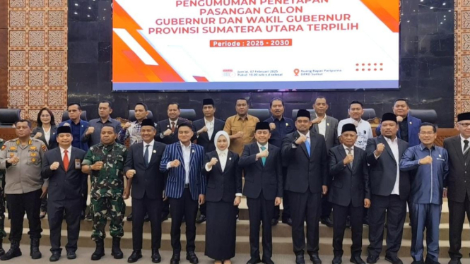 Penetapan Bobby Nasution-Surya sebagai Gubernur dan Wakil Gubernur Sumut periode 2025-2030 di Gedung DPRD Sumut.(B.S.Putra/VIVA)