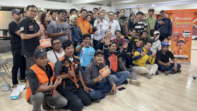 Seminar edukasi dan pelatihan BNN bagi mitra pengemudi jasa ekspedisi online