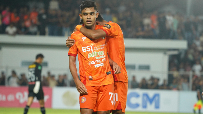 Miftahul Hamdi usai mencetak gol ke gawang PSIM. (Ist)