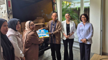 Yayasan Gerakan Solidaritas Nasional Dapat Bantuan Buku dari Ganeca Grup