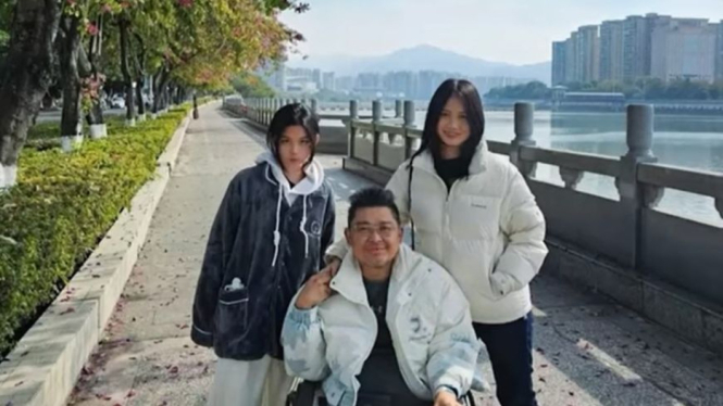 Mendiang Alvin Lim bersama sang putrinya, Kate Victoria Lim.