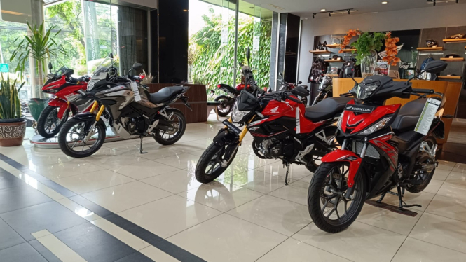 Motor Honda di dealer Wahana