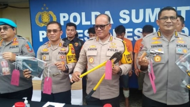 Plh Kepala Bidang Humas Polda Sumut, Kombes Pol. Yudhi Surya Pinem saat konferensi pers pembobolan rumah mewah di Deliserdang.(B.S.Putra/VIVA)