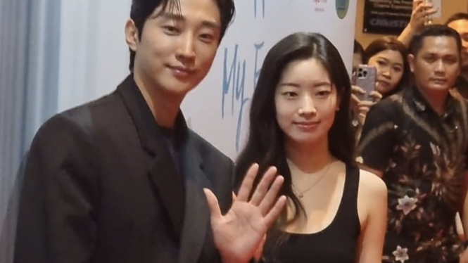 Jinyoung dan Dahyun di Red Carpet, Foto: Isra Berlian