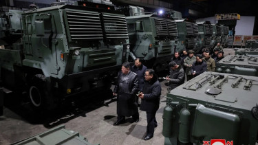 VIVA Militer: Kim Jong-un cek persenjataan militer Korea Utara (Korut)