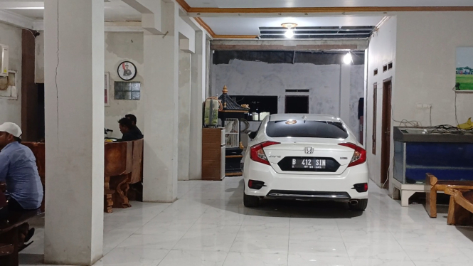 Suasana rumah kades kohod, arsin bin arsin saat digeledah bareskrim polri