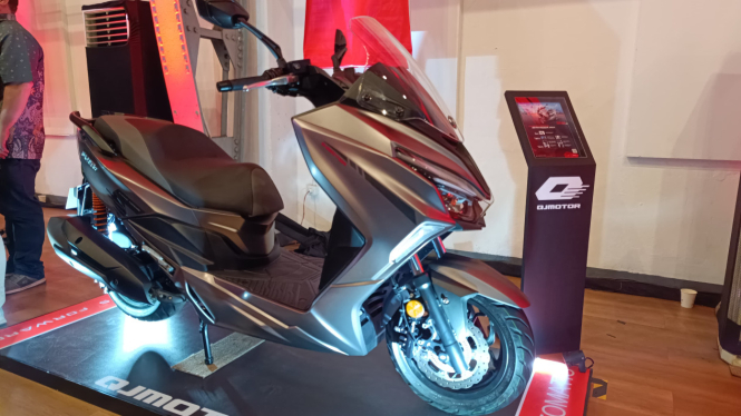 QJMotor Fort 250 motor matik China