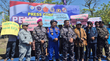 VIVA Militer: Aspotmar Kasal Mayjen TNI (Mar) Hermanto tutup operasi pagar laut